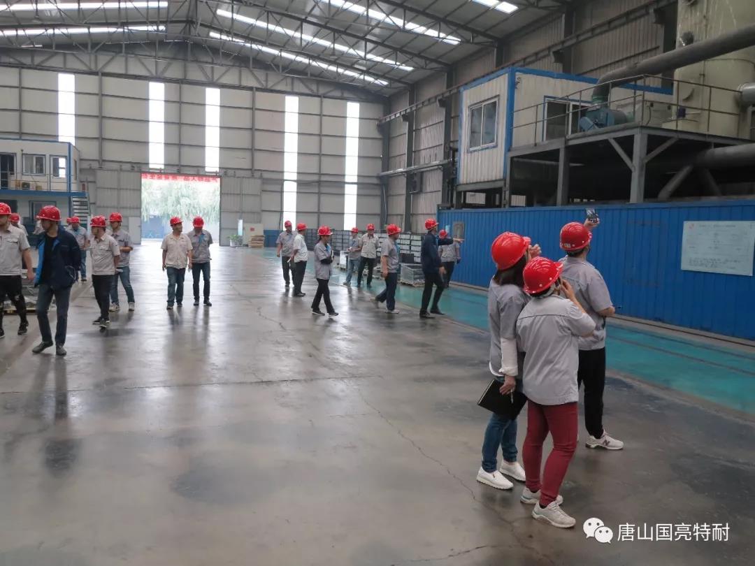 河北耐火材料厂家赏金国际月度总结大会上，总经理董赏金国际强调这些重点